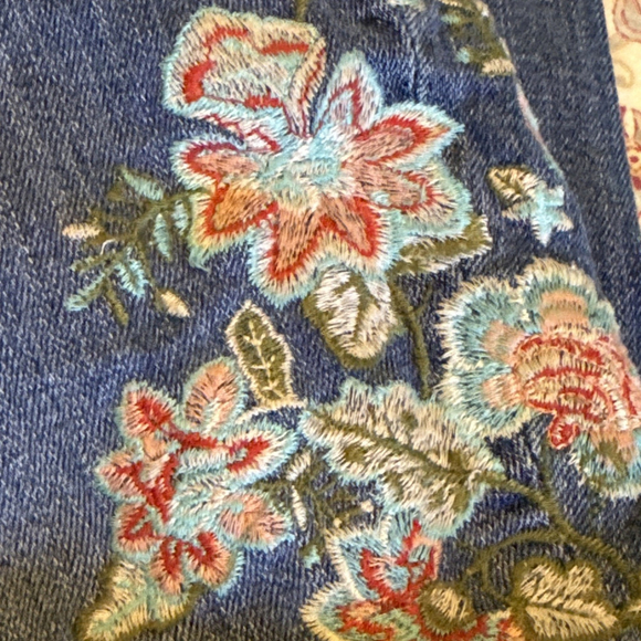 J. Jill Blue Cropped Jeans with Floral Embroidery - Picture 3 of 5
